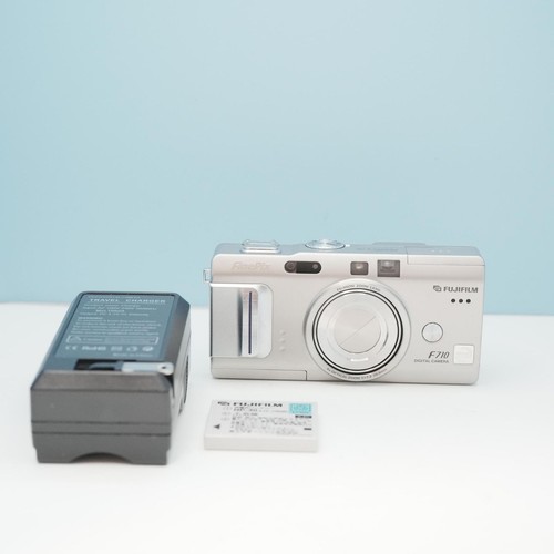 Fotocamera digitale compatta